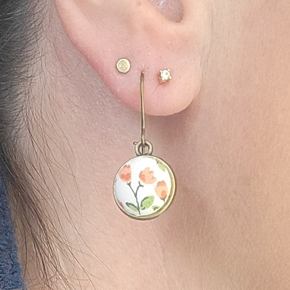 New Handmade | Vintage Floral Upcycled Fabric Button Earwire Dangle Earrings - Picture 2 of 3